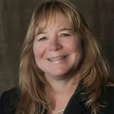 stephanie hudnell informal headshot